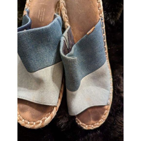 Toms, blue denim, two-tone, wedge sandal, size 9.5.  - Picture 2 of 4